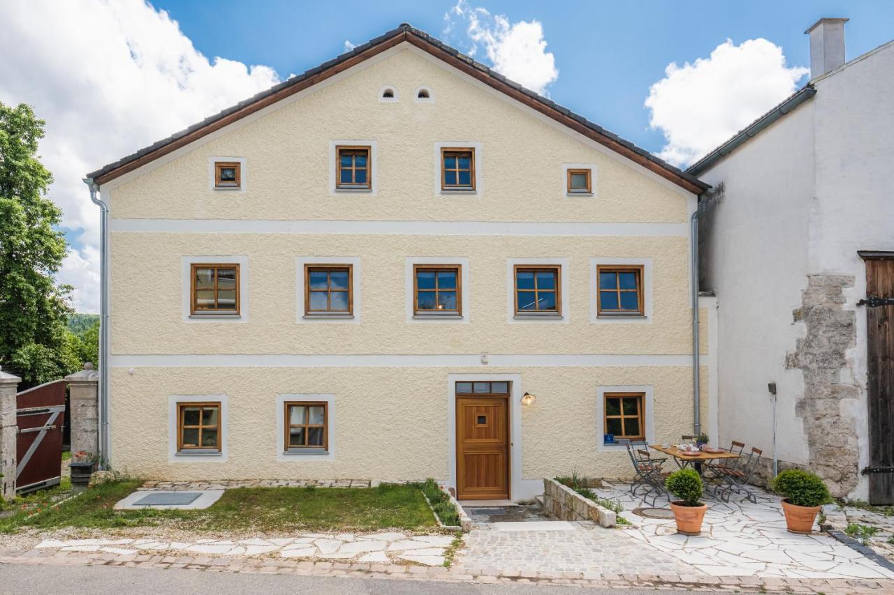 Historische Wohnung Mit Gehobenem Ambiente Walting Bagian luar foto