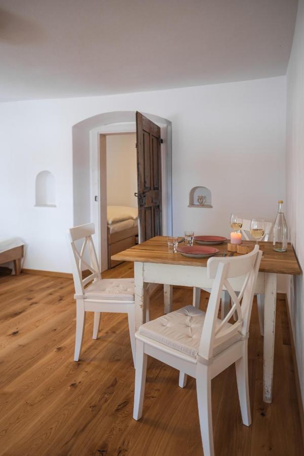 Historische Wohnung Mit Gehobenem Ambiente Walting Bagian luar foto