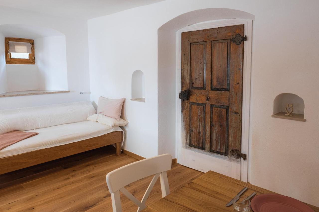 Historische Wohnung Mit Gehobenem Ambiente Walting Bagian luar foto