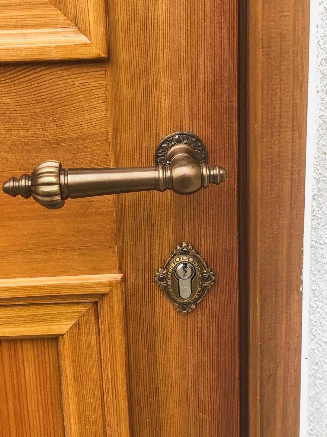 Historische Wohnung Mit Gehobenem Ambiente Walting Bagian luar foto