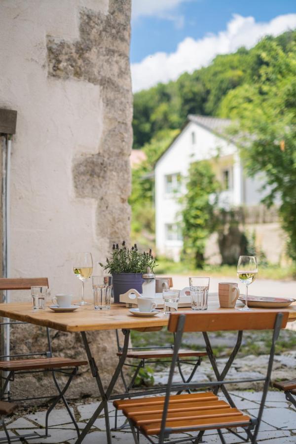 Historische Wohnung Mit Gehobenem Ambiente Walting Bagian luar foto